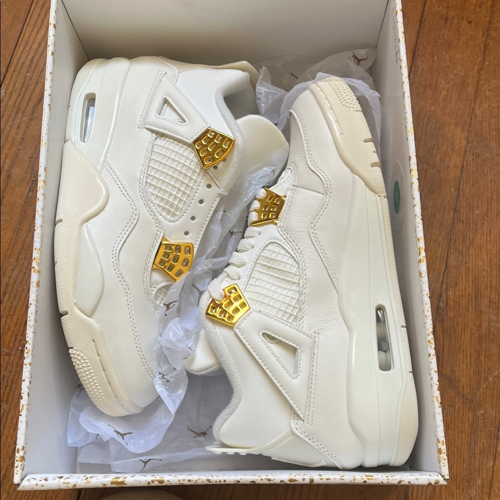 ⛹🏽‍♂️👸🏻 Nike Air Jordan 4 Retro Metallic Gold 9 w/ 7.5M  ⛹🏽‍♂️👸🏼